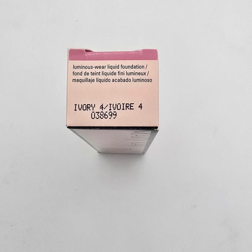 Mary Kay TimeWise Luminous-Wear Liquid Foundation Ivory 4 Normal to Dry Skin 1oz